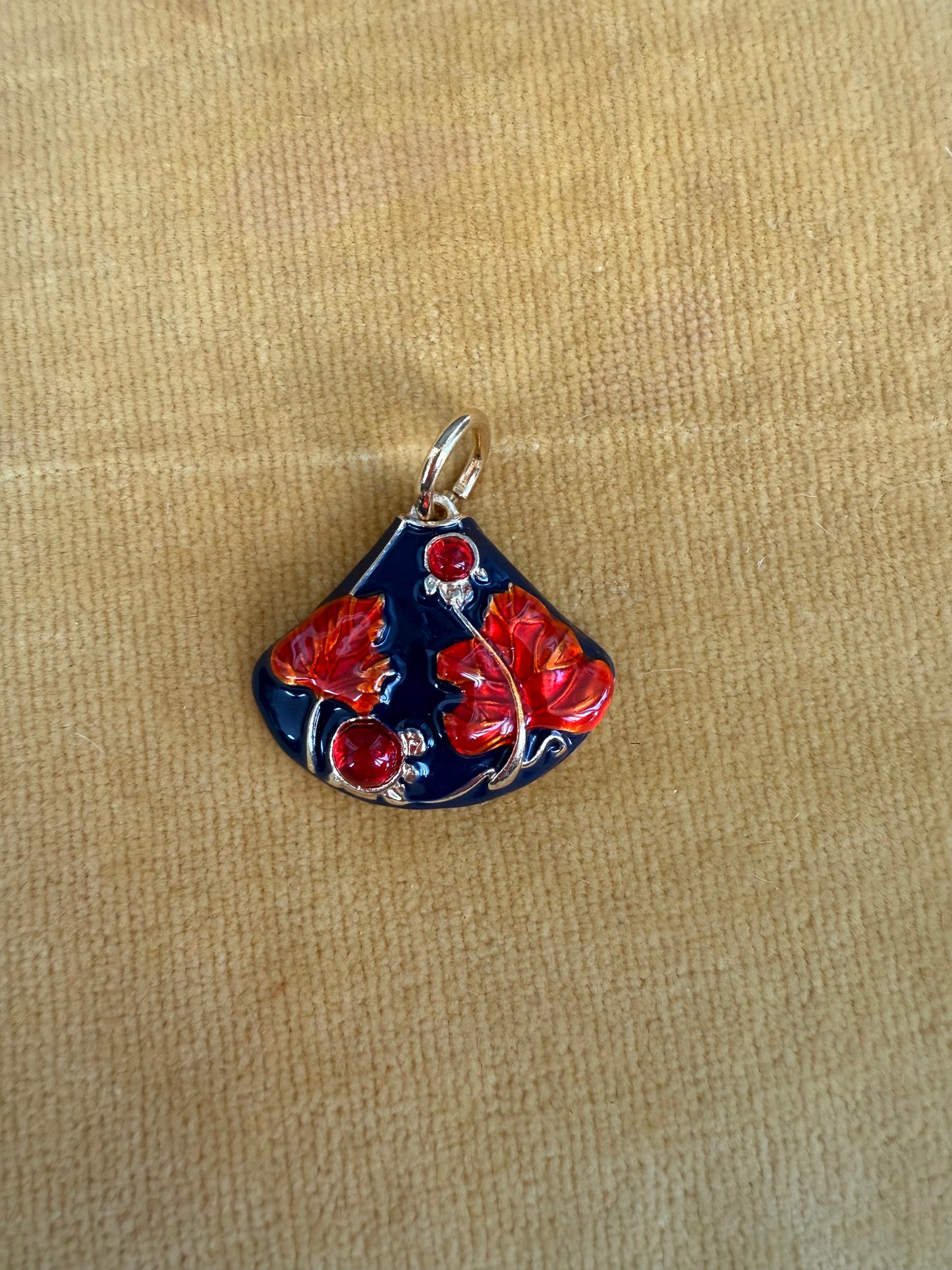the Maple pendant